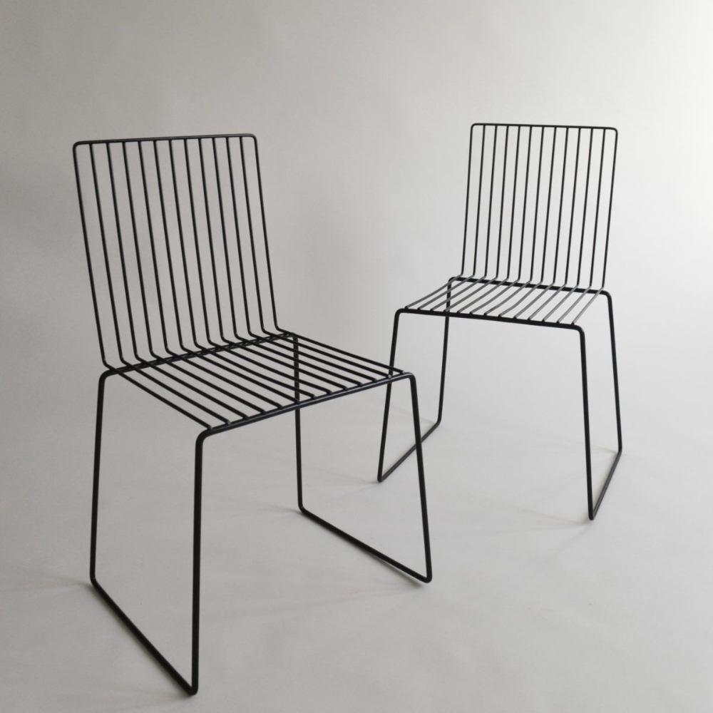 Black Wire Rod Sled Base Metal Dining Chair